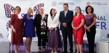 Autoridades del sistema electoral en México, representantes populares y funcionarias conmemoraron el Día Internacional de la Mujer. 