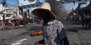 Manifestantes protestan en Puerto Príncipe para exigir, un día más, la renuncia del primer ministro Ariel Henry
