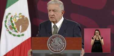 El presidente López Obrador advirtió que no tolerará corrupción ni influyentismos en la CAEM.