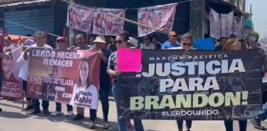 Familiares de Brandon reclamaron a Rocío Nahle por la falta de justicioa por el asesinato del joven en el municipio de Lerdo de Tejada/