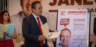 Janecarlo Lozano entregará 150 mil pesos a escuelas para mantenimiento, uniformes y becas