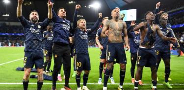 Los merengues celebran su pase a las semifinales de la Champions League
Los merengues celebran su pase a las semifinales de la Champions League