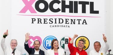 Xochitl  tras reunirse con dirigentes del PAN, PRI y PRD para relanzar campaña