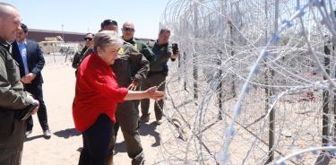 La canciller Alicia Bárcena, recorrió la zona fronteriza en El Paso, Texas, por donde diariamente cientos de personas intentan cruzar a Estados Unidos