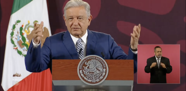 El presidente López Obrador agradeció a los Maestros su apoyo al país, dijo que los respeta.