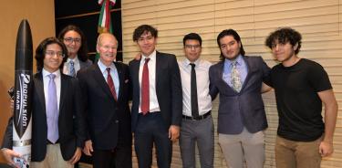 El Administrador de la NASA, Bill Nelson, se reunió con jóvenes universitarios en la UNAM