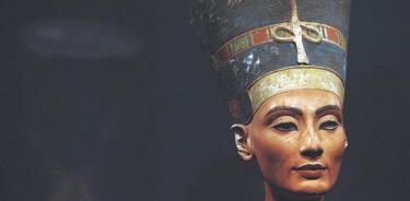 El colorido busto de la reina egipcia Nefertiti.