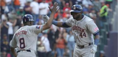 Astros celebran poner fin a su mala racha de cinco derrotas
