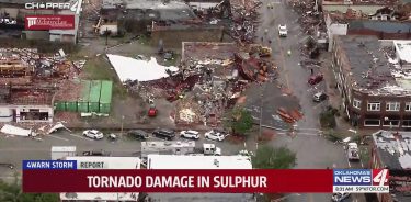 Captura de video de área dañada por el tornado en la localidad de Sulphur, Oklahoma