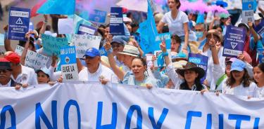 Mujeres de todo el país y 300 organizaciones exigen alternativas a favor de la vida.