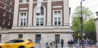 Estudiantes propalestinos de Columbia tomaron el emblemático edificio Hamilton Hall de la Universidad de Columbia de Nueva York