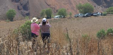 activista de personas desaparecidas, Cecilia Flores, reporto el día de ayer un presunto crematorio clandestino en una zona cercana al volcán Xaltepec, entre los límites de las alcaldía Iztapalapa y Tláhuac. El día de personal de la Secretaria de Seguridad Pública, Guardia Nacional y Fiscalía General de Justicia de la Ciudad de México acordonaron la zona para determinar si los restos encontrados son humanos.