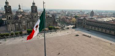 Primera caminata en el Zócalo Peatonal, participaron más de 20 mil personas.