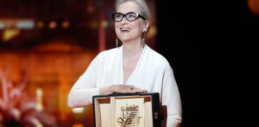 Meryl Streep al recibir la Palma de Oro.