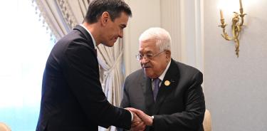 El premier español, Pedro Sánchez, y el presidente de la Autoridad Nacional Palestina (ANP), Mahmud Abás, durante un encuentro en 2023 en Ramalá (Cisjodania)