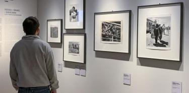 - Con motivo del 80 aniversario del desembarco de Normandía, Robert Capa, considerado el primer fotoperiodista de la era moderna, es homenajeado en una gran exposición.