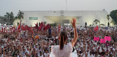 Ante miles de tabasqueños, Claudia Sheinbaum se comprometió a guardar el legado del Presidente López Obrador y seguir llevando a México por el camino de la paz