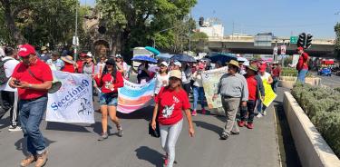 Los maestros disidentes de la CNTE marcharon la mañana de este viernes, aún seguirán en la CDMX.