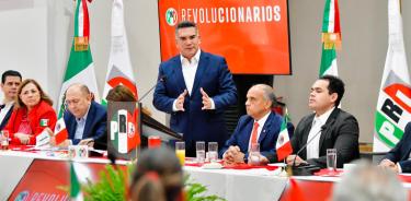 Líderes del tricolor en reunión con Alejandro Moreno, dirigente nacional,