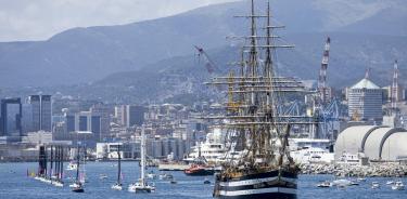 Buque escuela Amérigo Vespucci, de la Marina italiana, en Génova (Italia). EFE