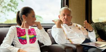 La presidenta electa, Claudia Sheinbaum y López obrador a bordo del Tren Interoceánico/