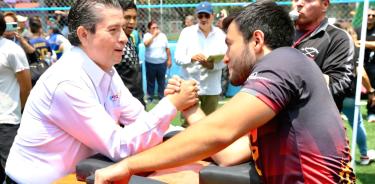 Giovani Gutiérrez en la inauguración del polideportivo.