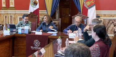 El director general del IMSS, Zoé Robledo y la gobernadora de Tlaxcala, Lorena Cuéllar, supervisaron los avances de IMSS-Bienestar en la entidad