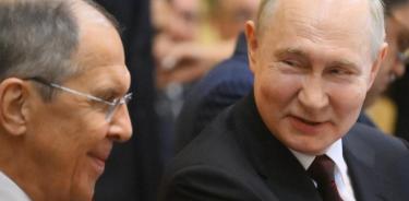 El presidente ruso, Vladimir Putin, junto a su canciller, Serguéi Lavrov