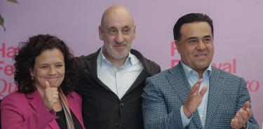 Directora internacional del 'Hay Festival', Cristina Fuentes La Roche (i), el consejero cultural de la Embajada de España en México, Antonio Prats Marí (c) y el presidente municipal de Querétaro, Luis Bernardo Nava (d). EFE