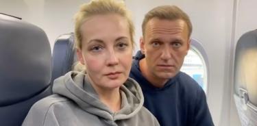 Yulia Navalnaya junto a su marido Alexei Navalni. antes de su regreso a Rusia, su encarcelamiento y su muerte misteriosa