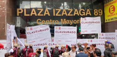 Clausuran plaza Izazaga por venta de artículos chinos irregulares