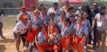 Niñas de diez años edad edad se coronaron campeona en disciplina de fuerza en los hombros ante Puerto Rico.