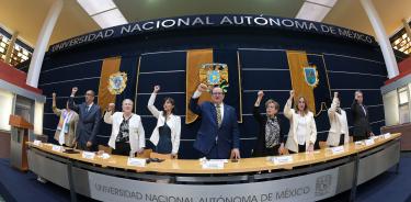 El rector de la UNAM, Leonardo Lomelí (centro).