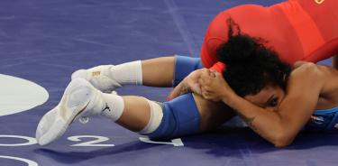 Phogat impugnó la decisión de la Federación Internacional de Lucha (UWW) que la descalificó para la final de los 50 kilos tras un pesaje fallido