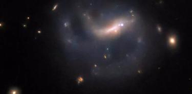 Esta imagen del telescopio espacial Hubble de la NASA/ESA revela la galaxia LEDA 857074.