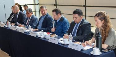 Foto: Aspecto del presidium de la sesión del Consejo Económico, Social y Ambiental de la 
Ciudad de México (CESA), encabezada por el Secretario de Desarrollo Económico del 
Gobierno de la Ciudad de México, Fadlala Akabani.