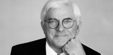 El conductor Phil Donahue.