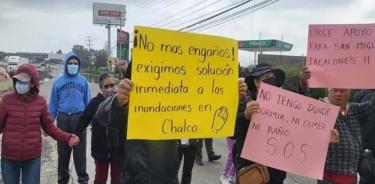 Vecinos de Chalco exigen a los tres niveles de gobierno solución inmediata al problema de sus viviendfas inundadas/