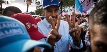 Maduro participó este lunes en Caracas una manifestación de apoyo al triunfo electoral que se autoadjudicó