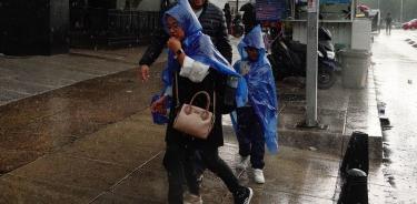 CIUDAD DE MÉXICO, 27JULIO2024.- La Secretaría de Gestión Integral de Riesgos y Protección Civil (SGIRPC), activo las aletas naranja y amarilla para diversas alcaldías, debido a la presencia de lluvia en las demarcaciones. 
FOTOS: ROGELIO MORALES /CUARTOSCURO.COM