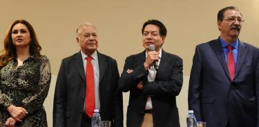 Mario Delgado, líder nacional de Morena, junto a Alberto Anaya, su par del PT, y Reginaldo Sandoval, legislador.