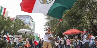 Protesta de alumnos y trabajadores del poder judicial a las afueras del Senado donde discute la reforma judicial