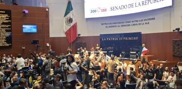 Manifestantes en contra de la Reforma al PJ irrumpen en pleno del Senado