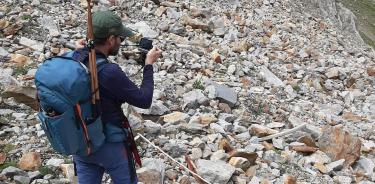 Los arqueólogos buscan salvar de la desintegración los objetos que el hielo y las masas de nieve han conservado intactos durante muchos años, incluso siglos.