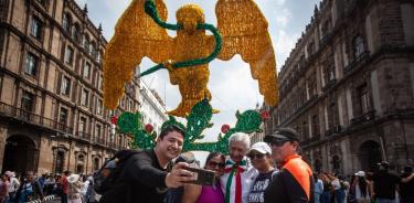 Miles de personas de todas las edades llegaron al Zócalo para la celebración de Independencia de México 2024.