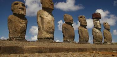 Famosos monumentos ahu en la isla de Pascua o Rapa Nui, en Chile.