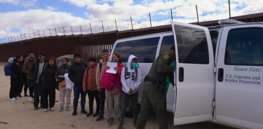 Migrantes detenidos en la frontera por la patrulla fronteriza