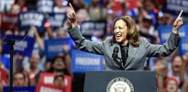 Kamala Harris en un evento de campaña en el Veterans Memorial Coliseum en el Alliant Energy Center en Madison, Wisconsin