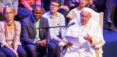 El Papa Francisco, pronuncia un discurso durante un encuentro con estudiantes de la Universidad Católica francófona de Lovaina.