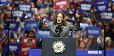 La candidata presidencial demócrata, Kamala Harris, va en busca del voto en estados clave de EU/